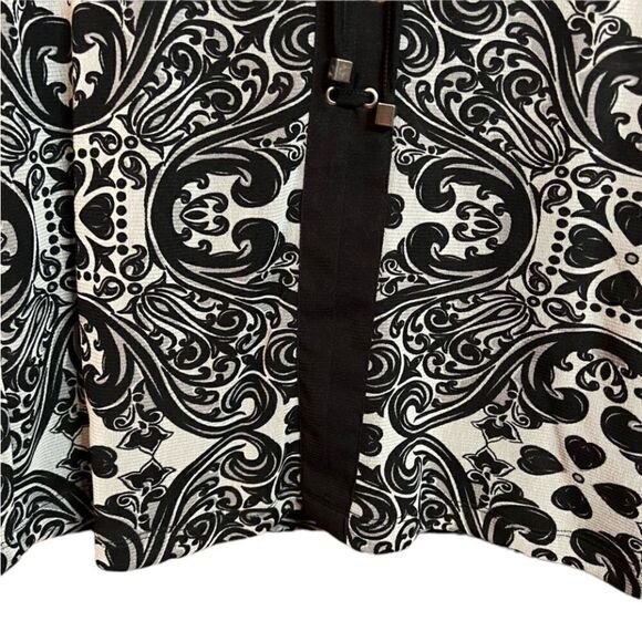 3 for $30! Cleo patterned top - Picture 8 of 10